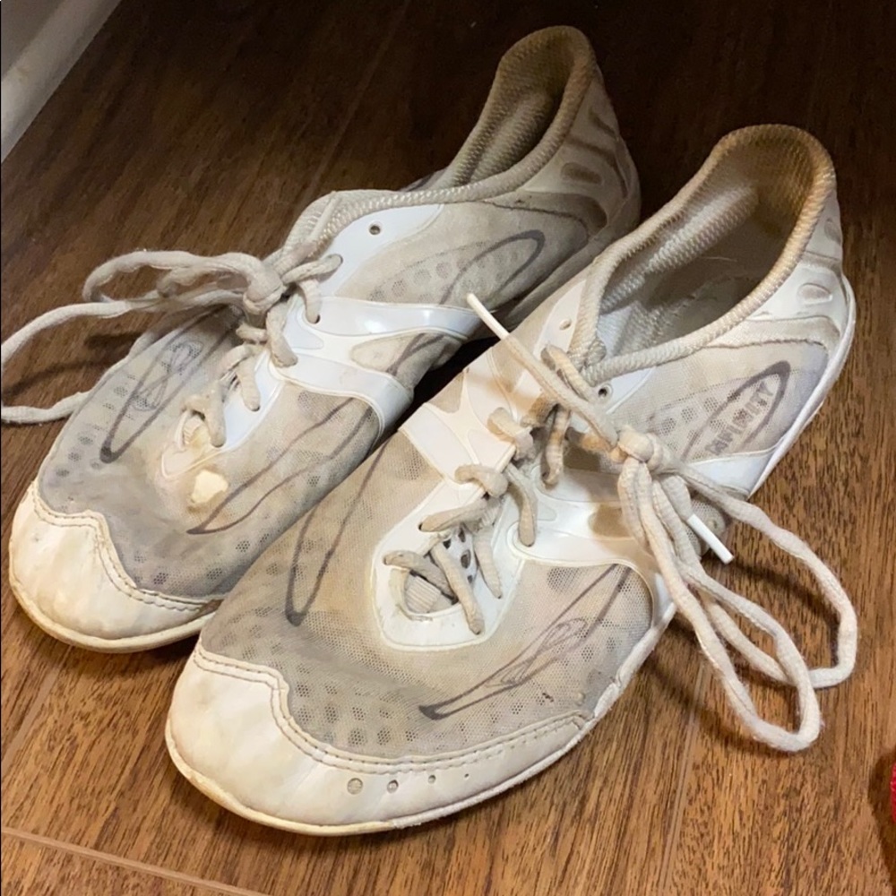 Nfinity Vengeance cheer shoe - Size 9.5